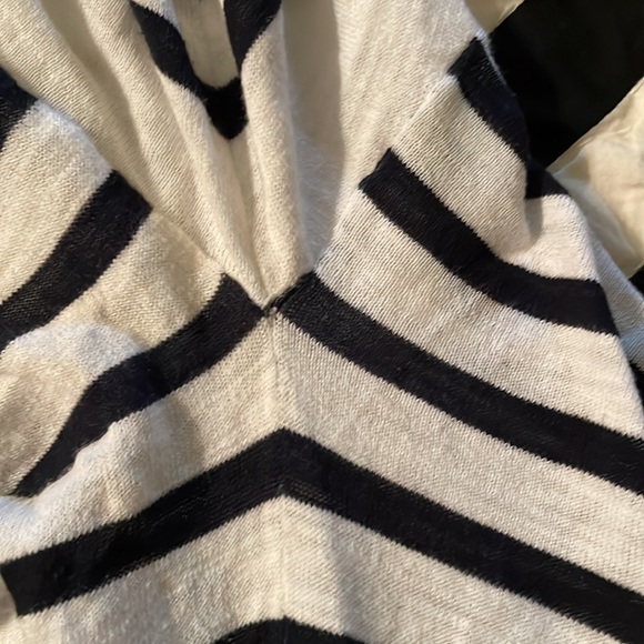 Lightweight Drop Shoulder Striped 360 Sweater Size Small - Picture 13 of 16